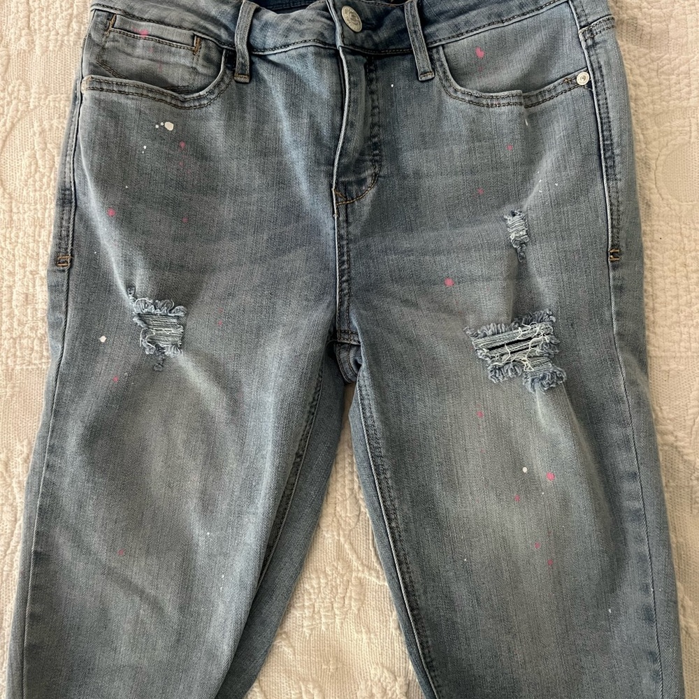 Stylish Gray Distressed Women's Capris